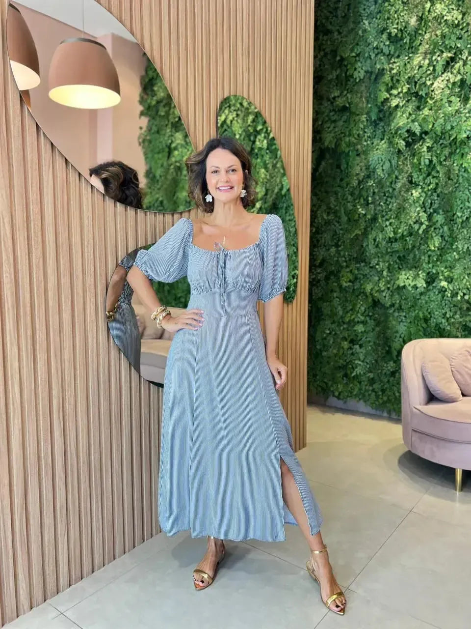 Vestido em Viscose Listrado Azul Marinho