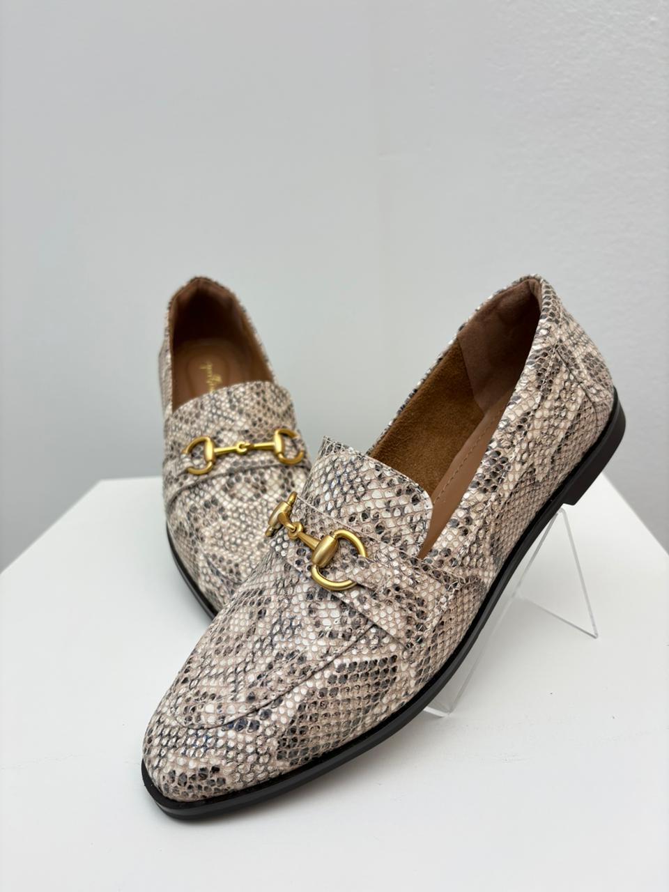 Mocassim Olivia, Piton