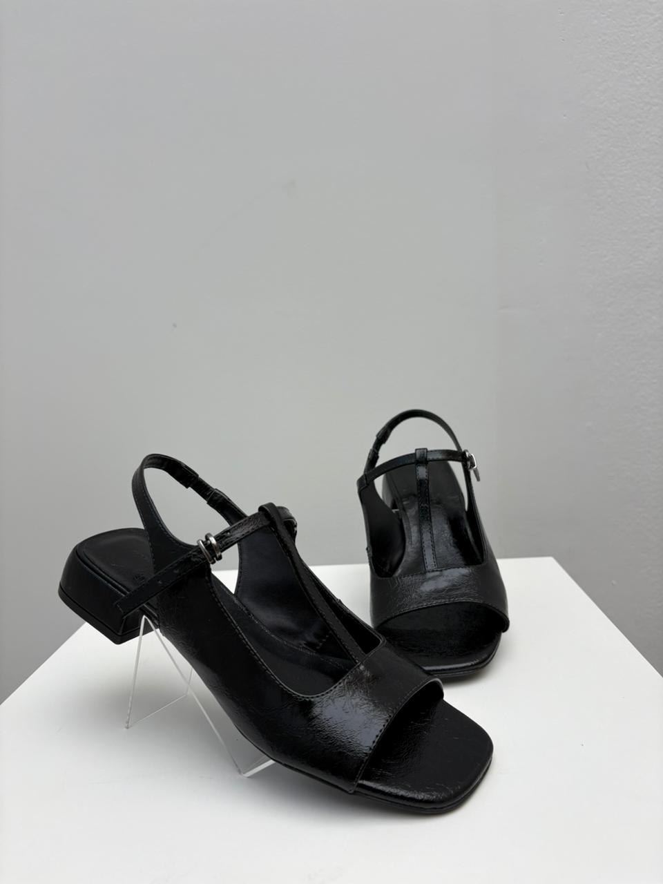 Rasteira Capri Verniz Preta